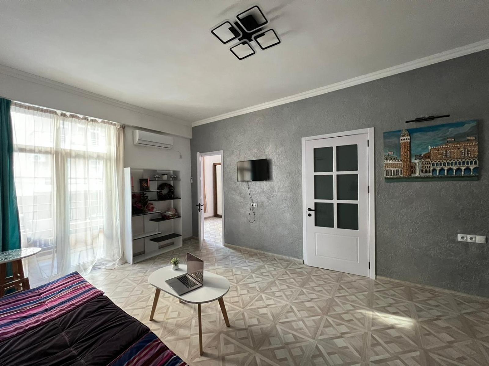 Apartment Sunny Mood Tbilisi ภายนอก รูปภาพ
