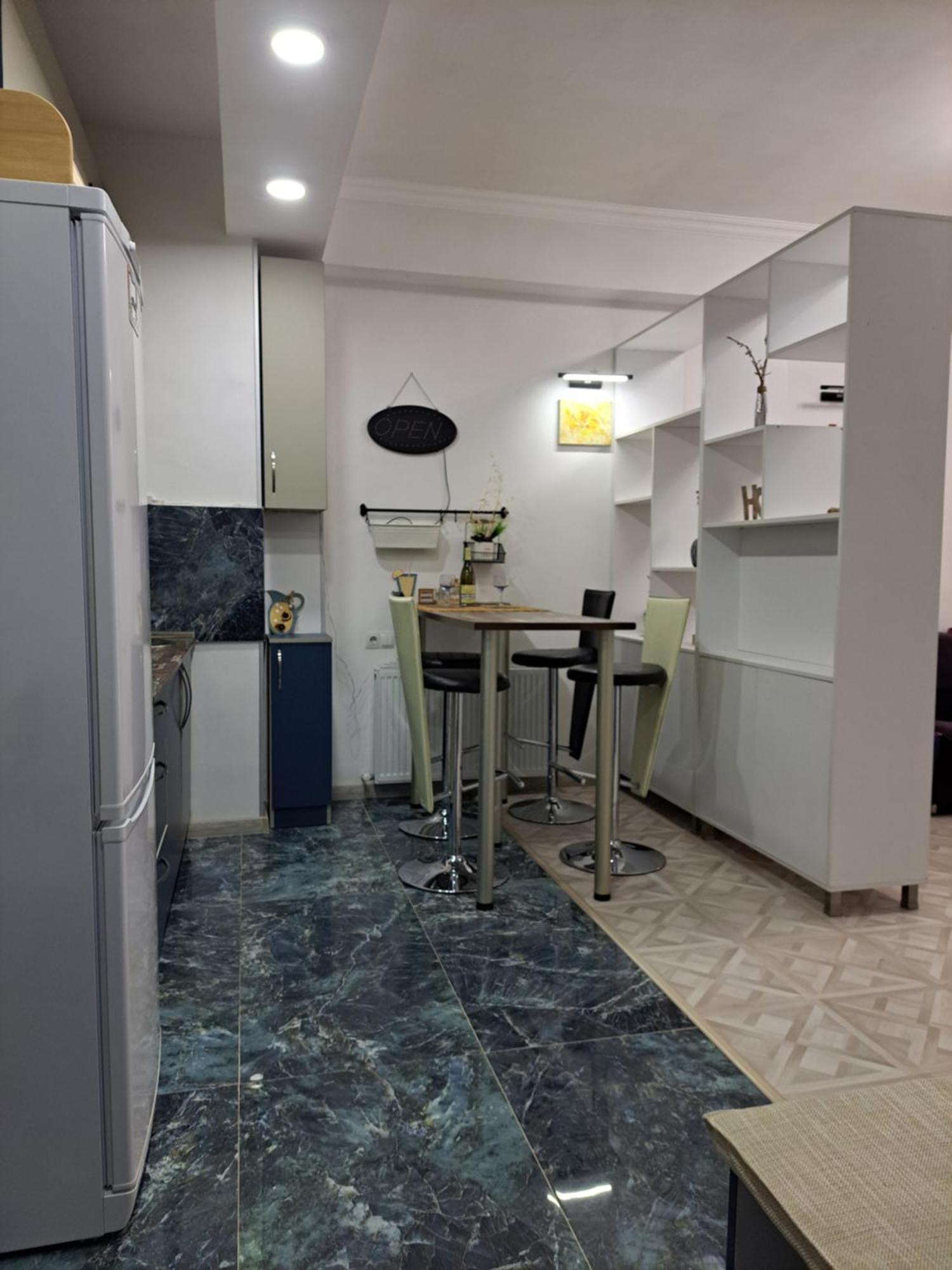 Apartment Sunny Mood Tbilisi ภายนอก รูปภาพ